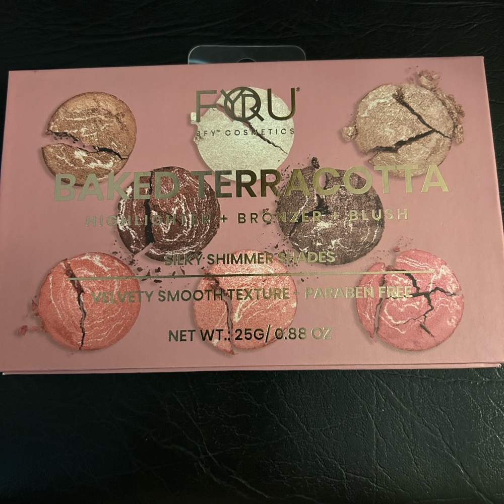 Baked Terracotta Palette Cosmetics - Highlighter, Bronzer and Blush, Makeup.